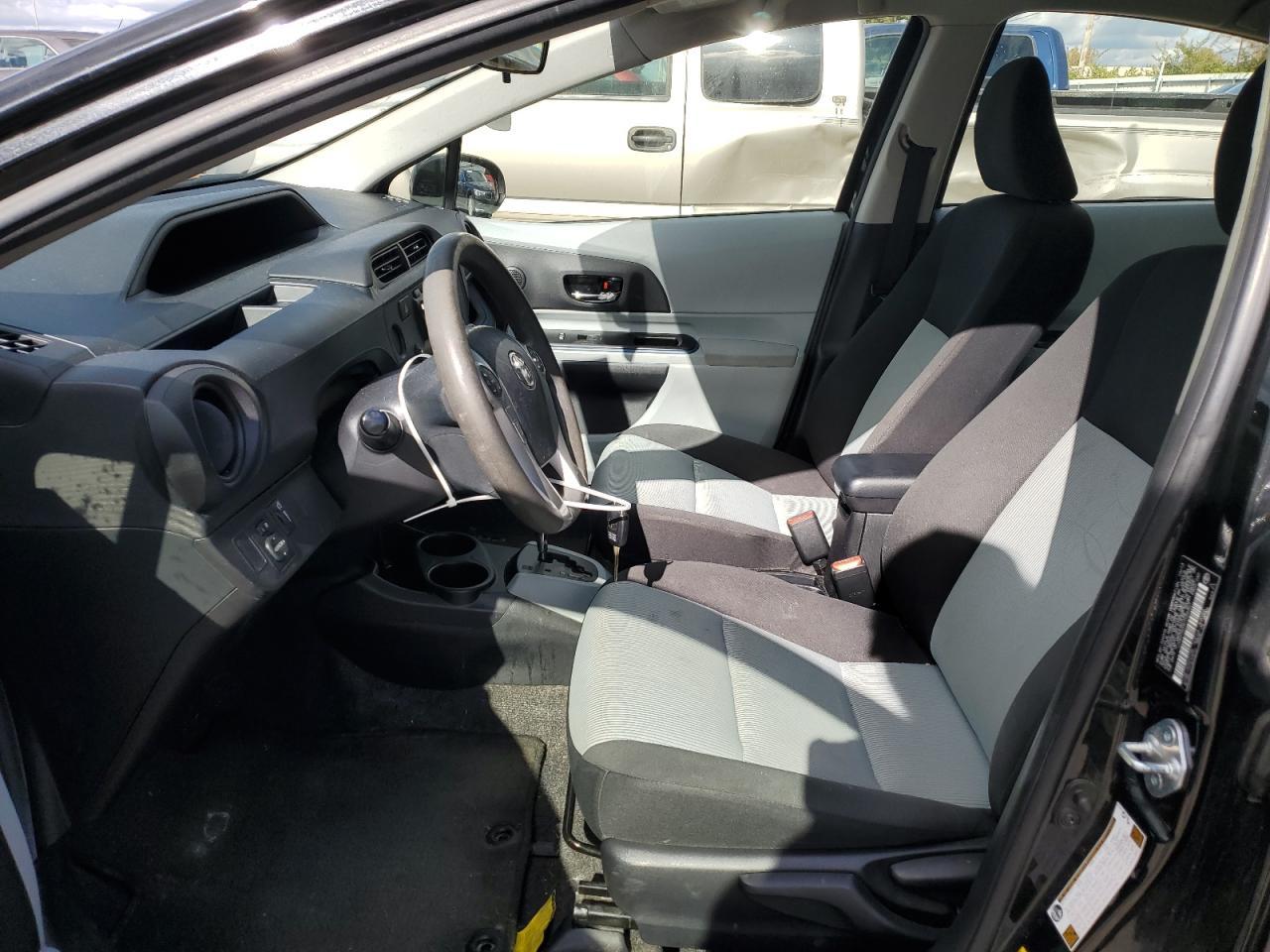 2013 Toyota Prius C - Image 7