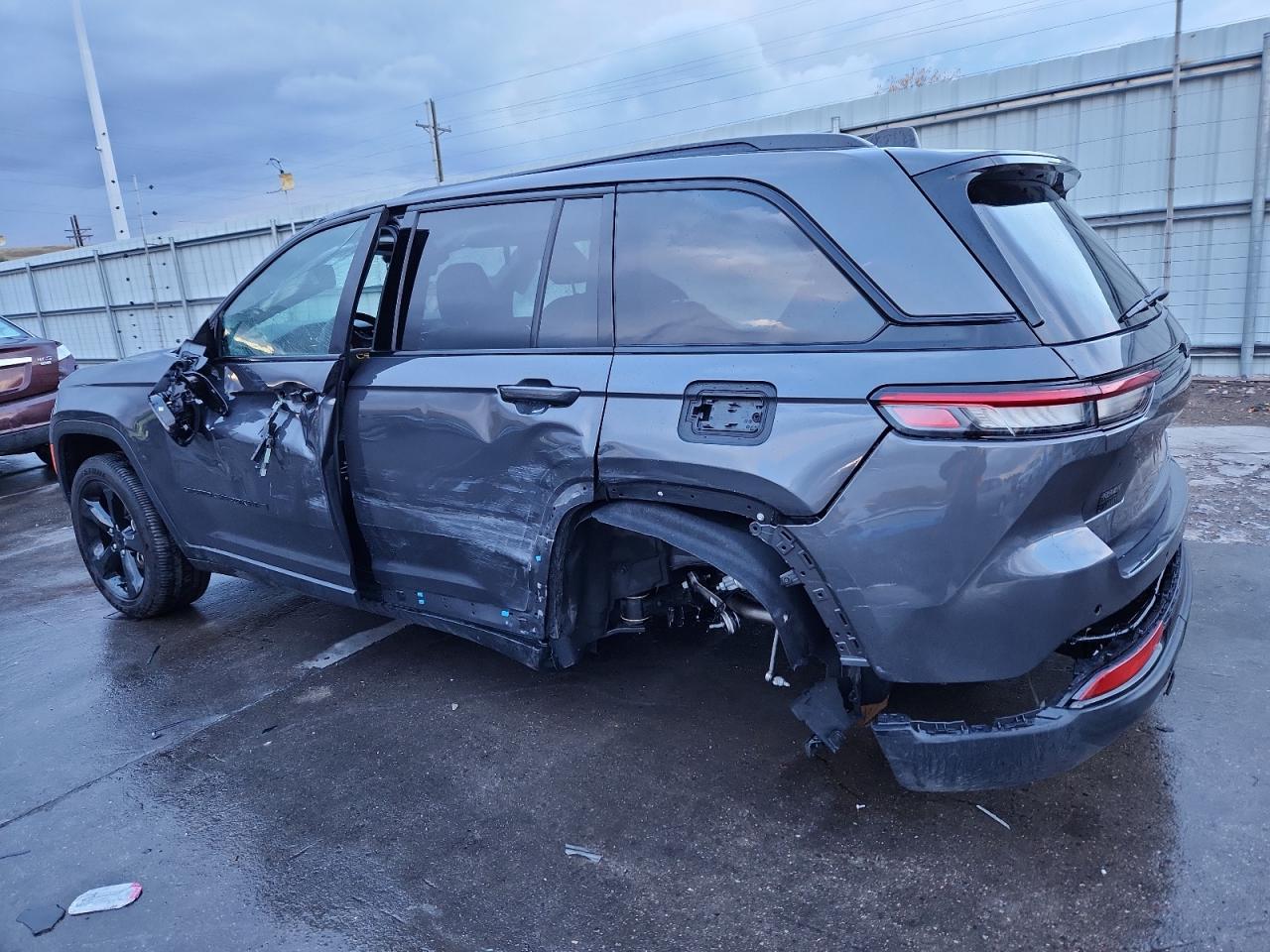2025 Jeep Grand Cherokee Laredo - Image 2