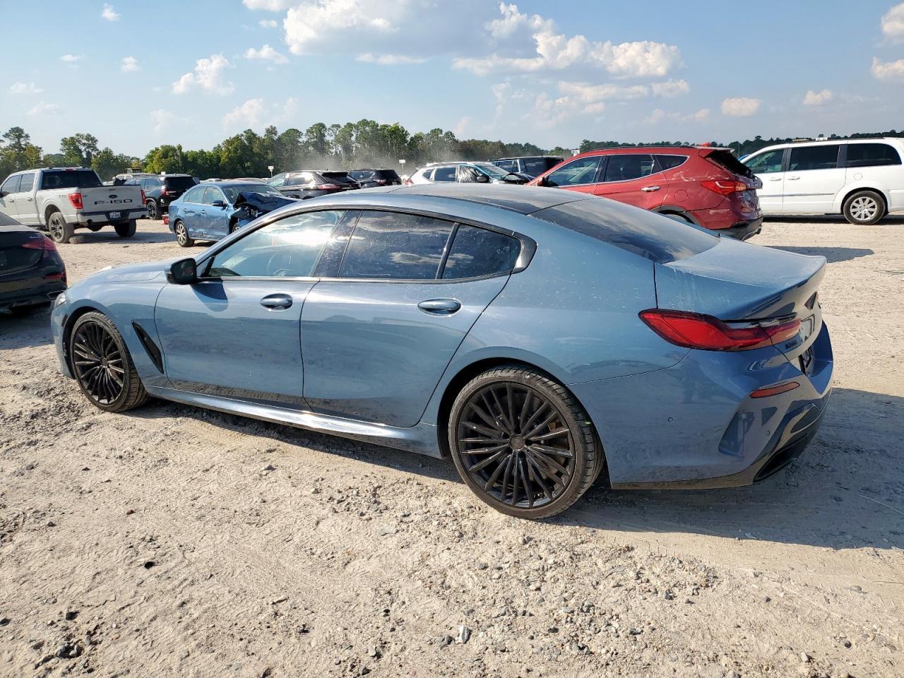 2022 BMW M850Xi - Фото 2