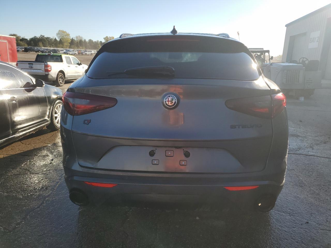 2020 Alfa Romeo Stelvio Ti - Фото 6