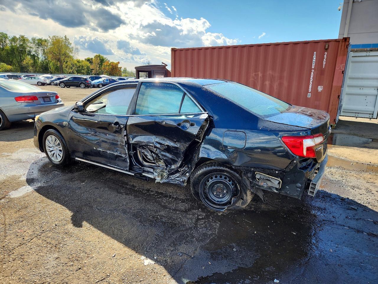 2014 Toyota Camry Le - Image 2