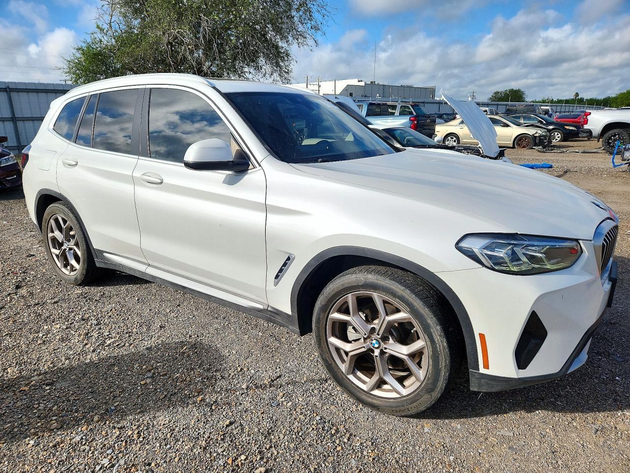 2022 BMW X3 - Фото 4