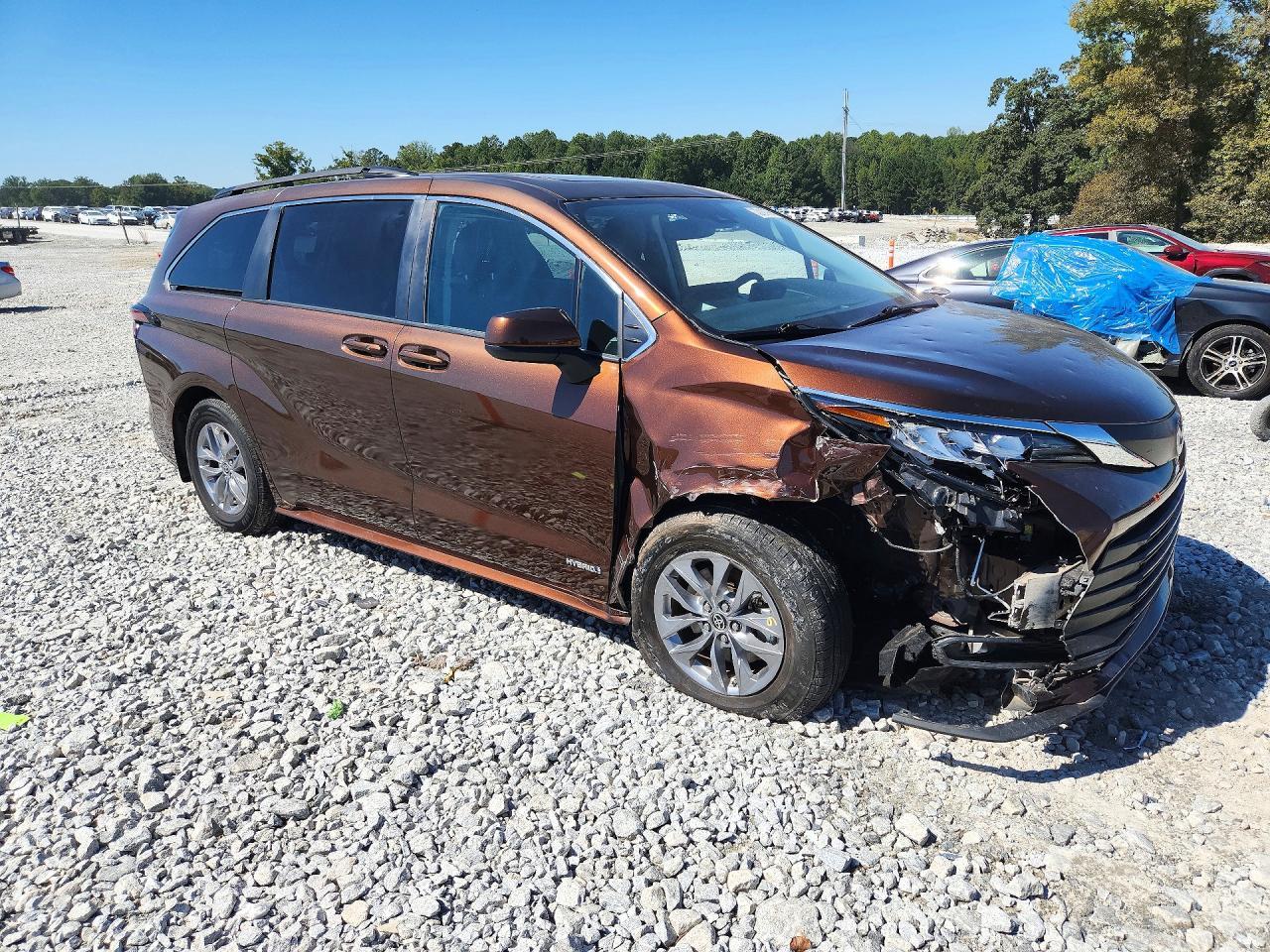 2021 Toyota Sienna Le - Фото 4