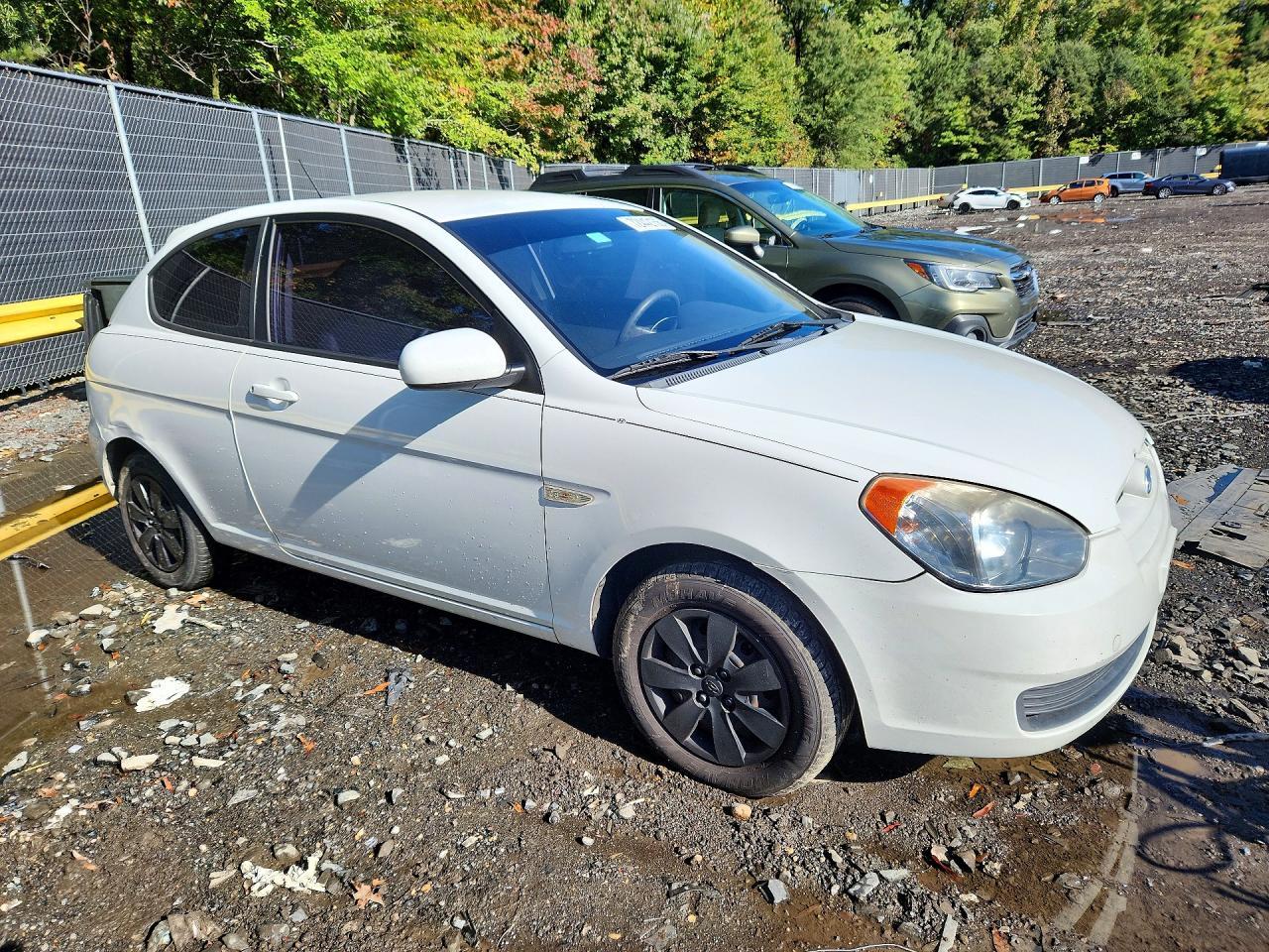 2010 Hyundai Accent Gs - Image 4