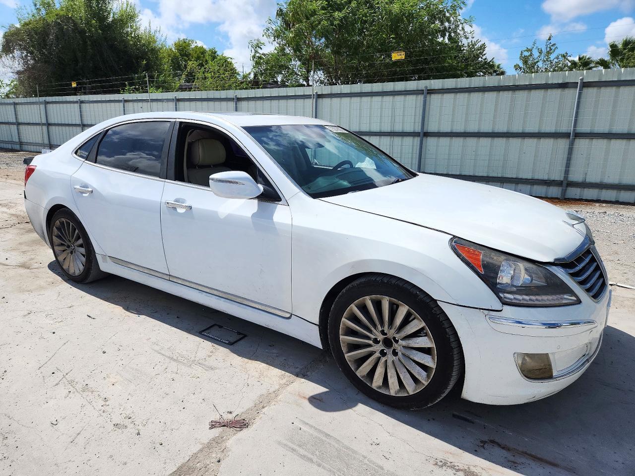 2014 Hyundai Equus Signature - Image 4