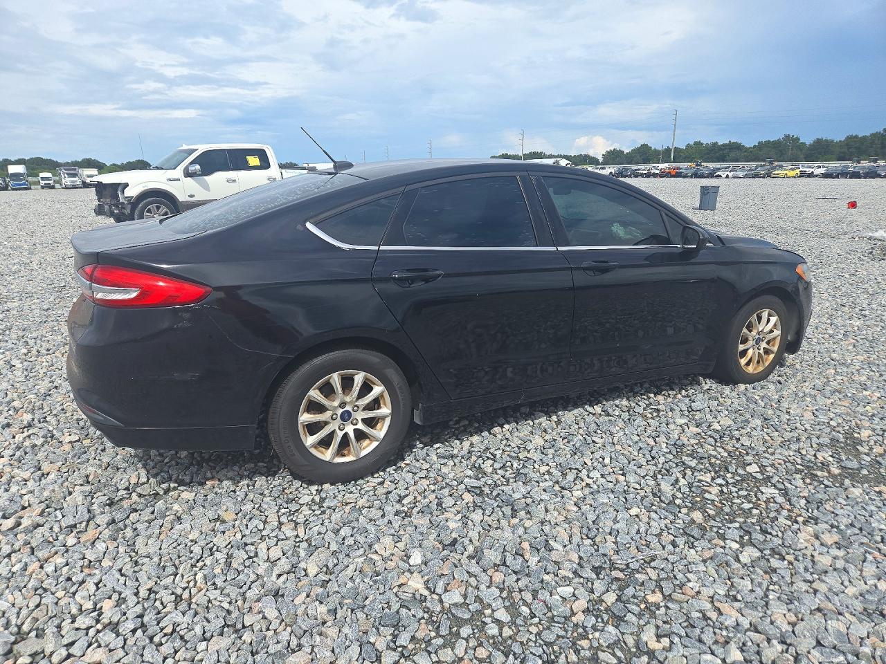 2018 Ford Fusion S - Фото 3