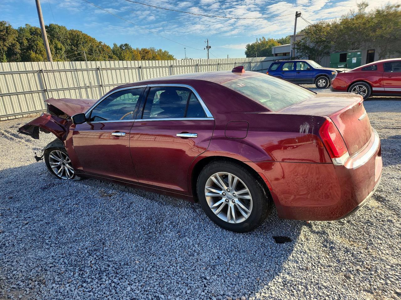 2017 Chrysler 300C - Фото 2