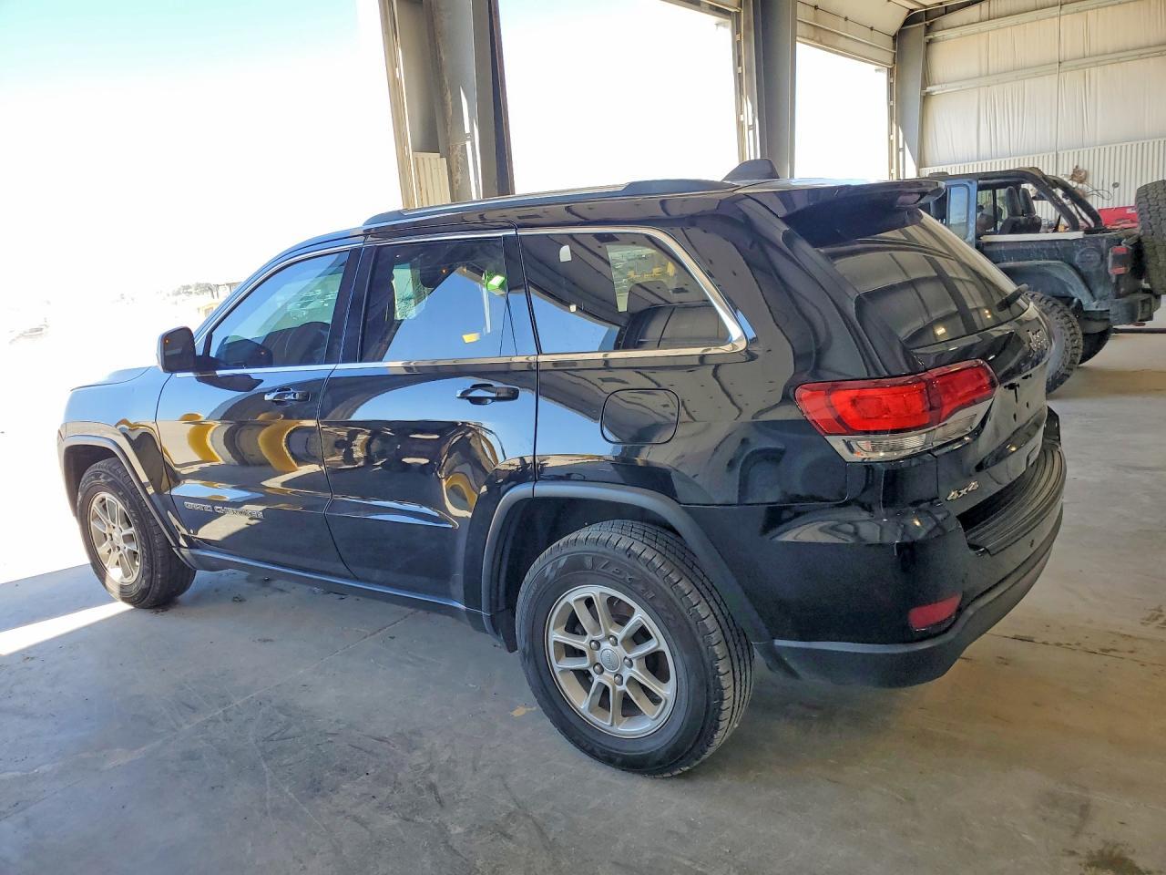 2020 Jeep Grand Cherokee Laredo - Image 2