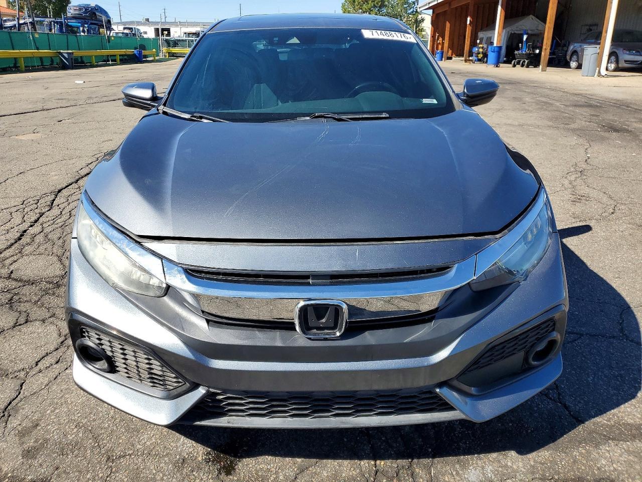 2018 Honda Civic Sport Touring - Image 5