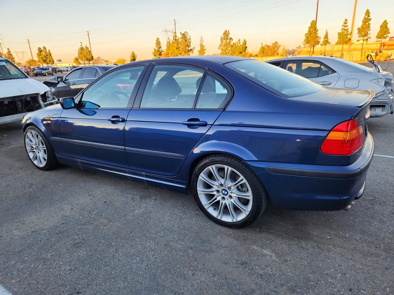 2004 BMW 330 I - Фото 2