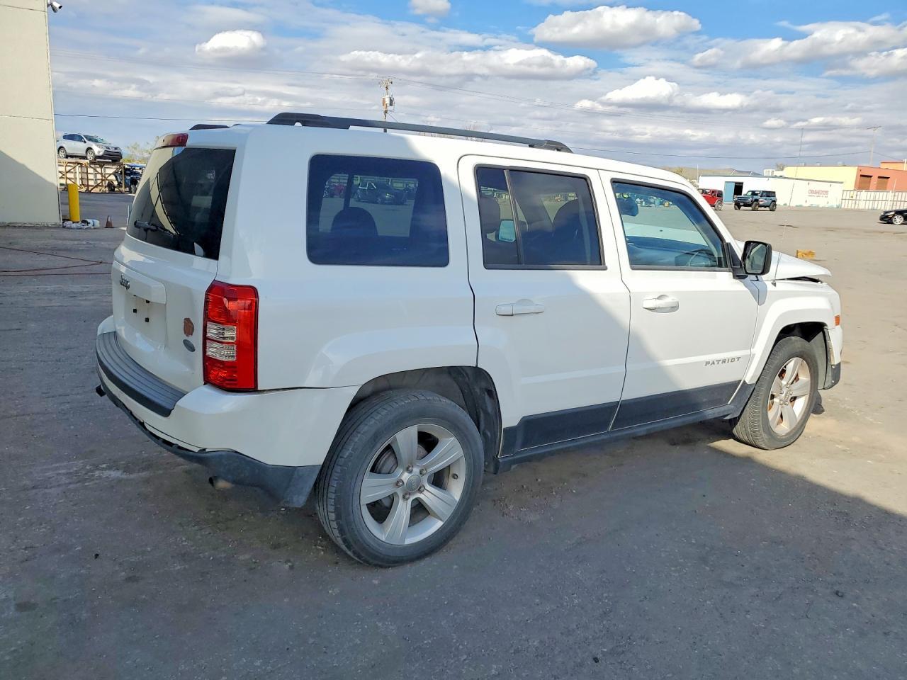 2014 Jeep Patriot Latitude - Image 3