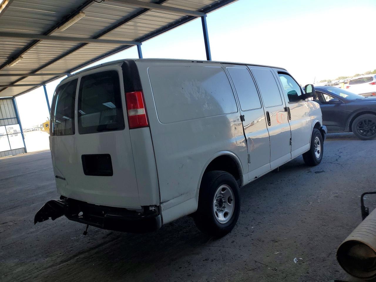 2018 Chevrolet Express G2500 - Image 3