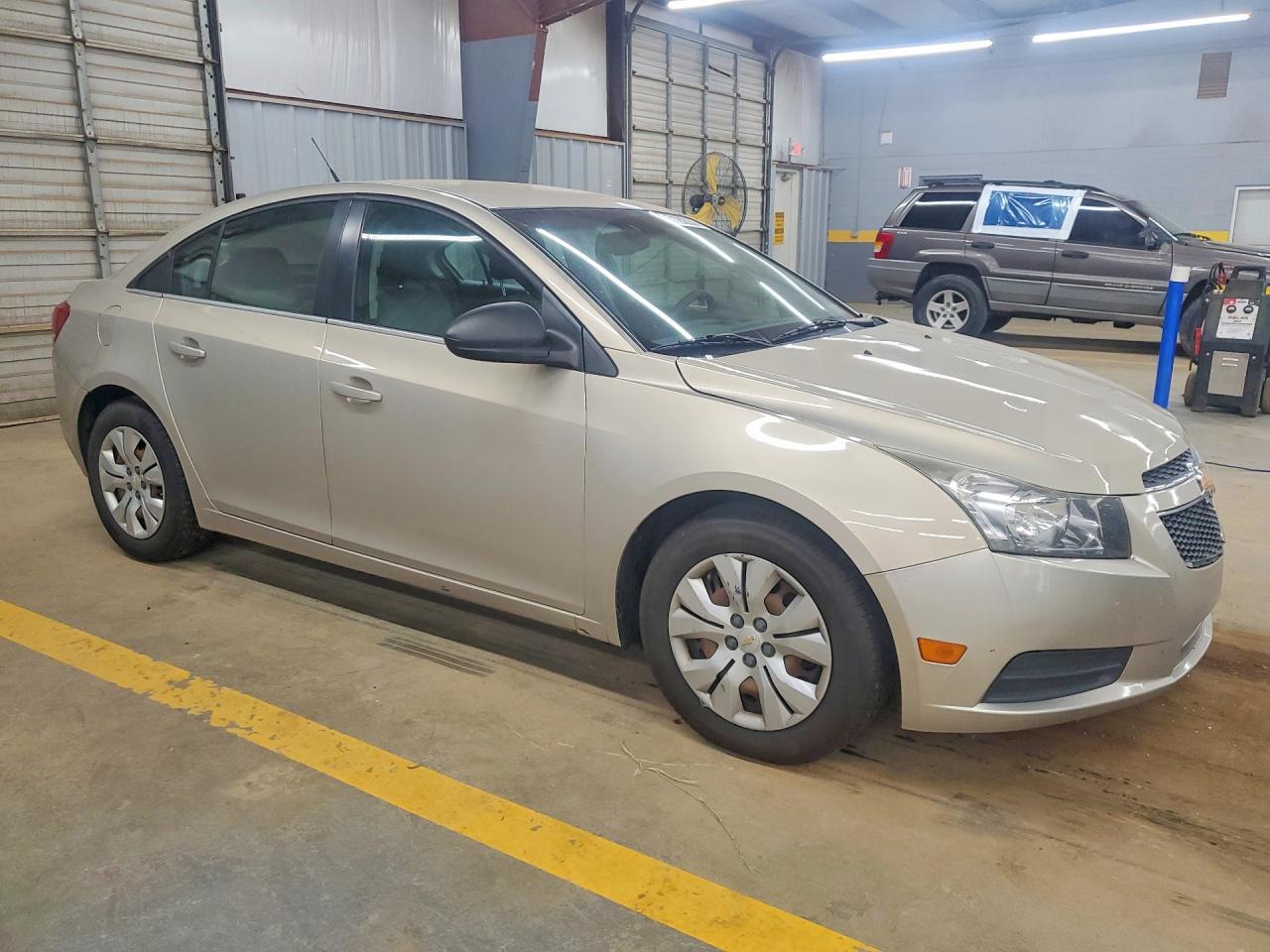 2012 Chevrolet Cruze Ls - Фото 4