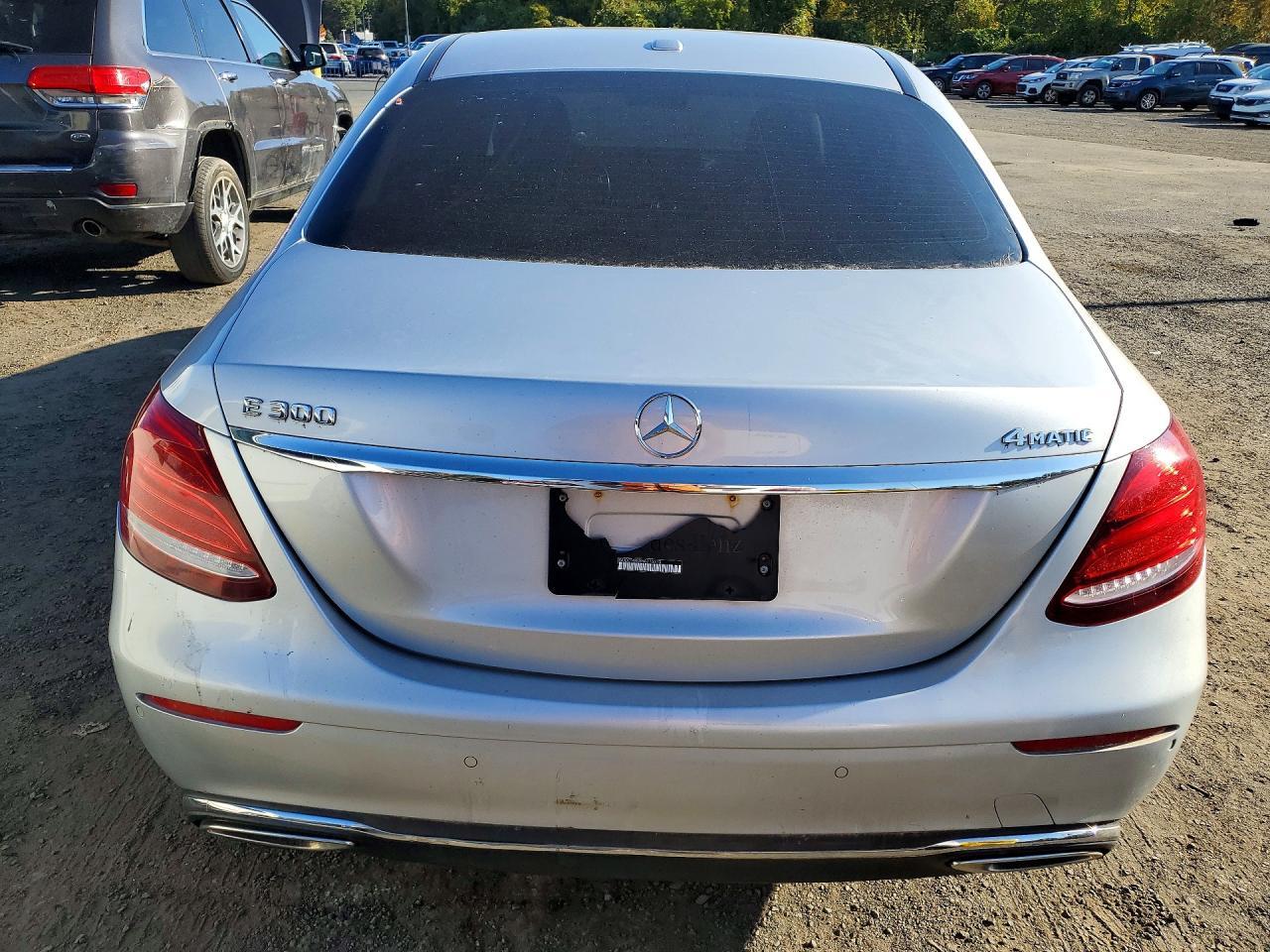 2017 Mercedes-Benz E 300 4Matic - Фото 6
