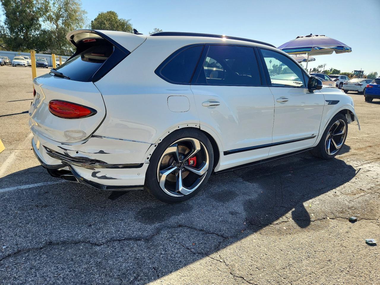 2023 Bentley Bentayga - Фото 3