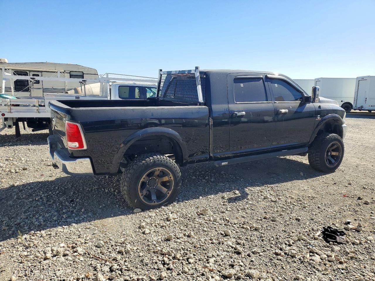 2018 Ram 3500 Laramie - Фото 3