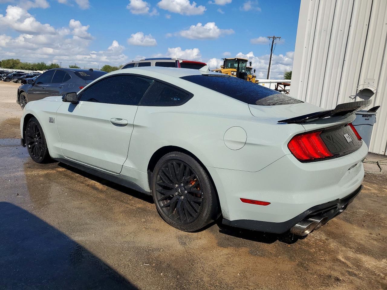 2022 Ford Mustang Mach I - Фото 2