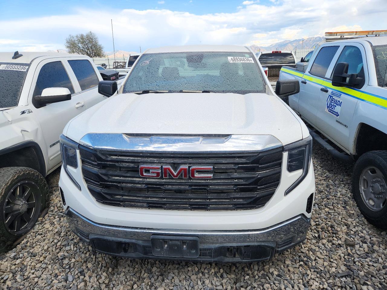 2023 GMC Sierra K1500 - Image 5