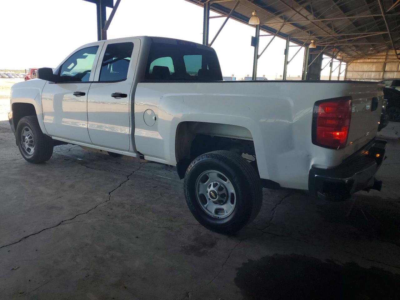 2017 Chevrolet Silverado C2500 Heavy Duty - Image 2