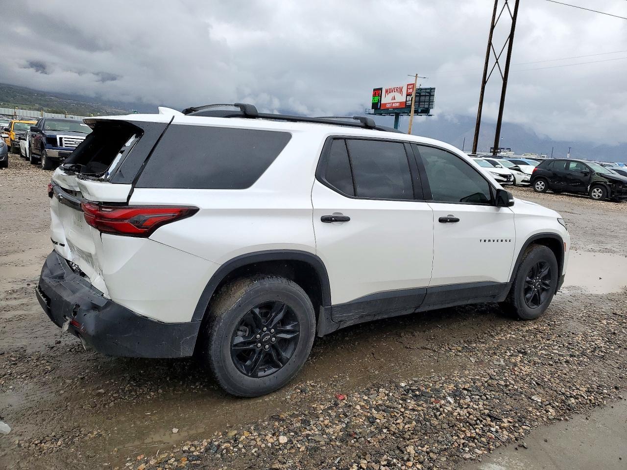 2022 Chevrolet Traverse Lt - Image 3