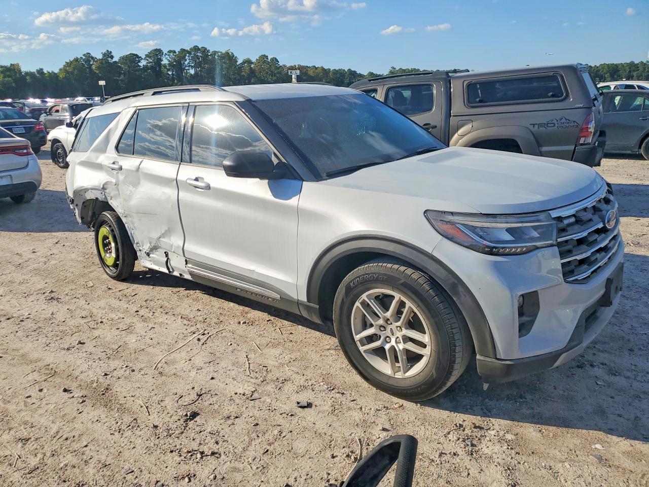 2025 Ford Explorer Active - Фото 4