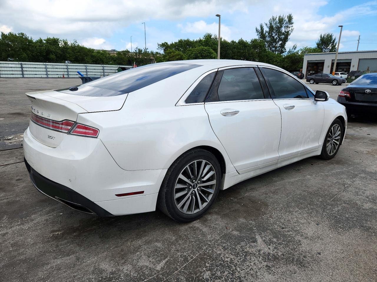 2017 Lincoln Mkz - Фото 3
