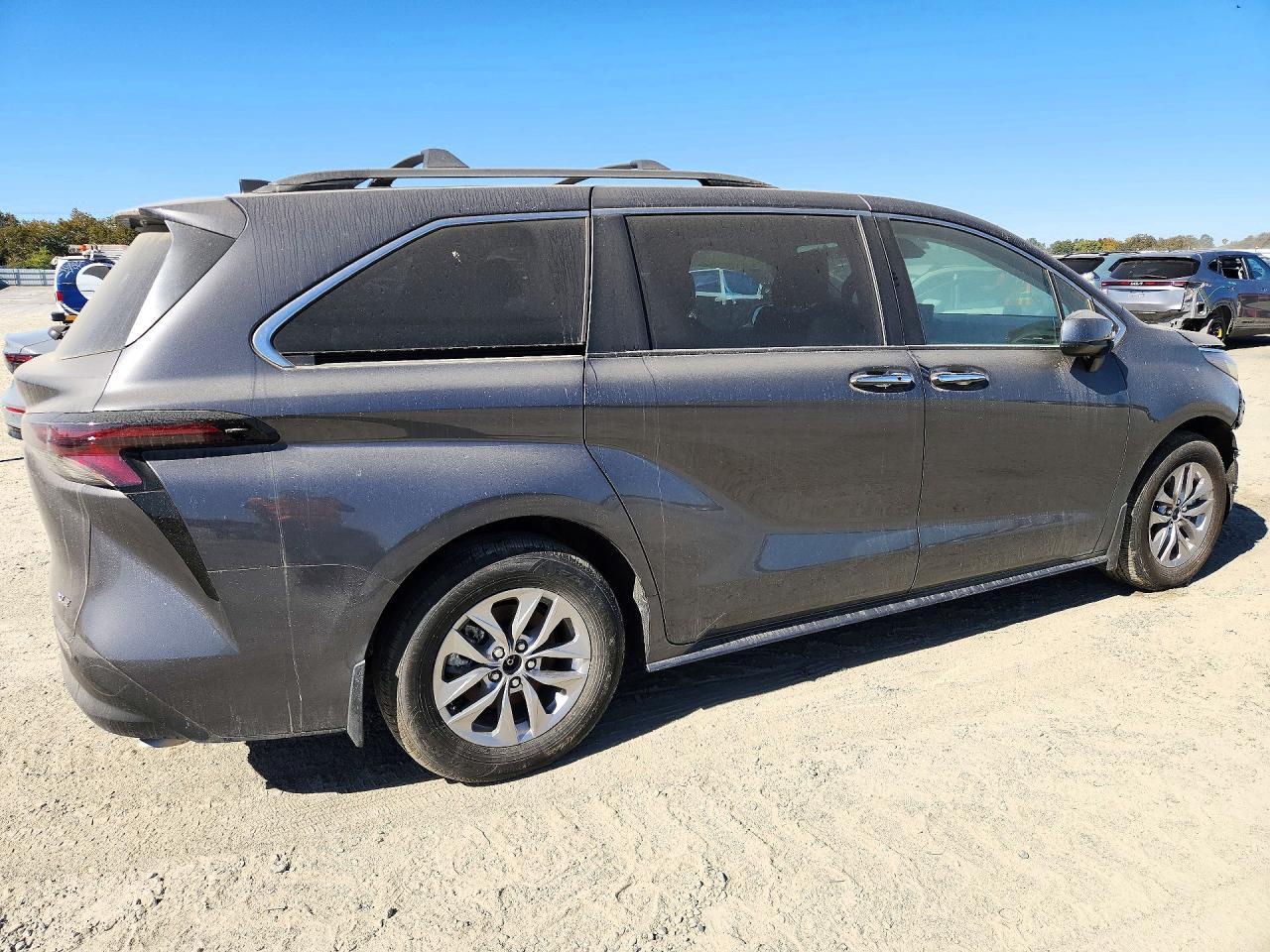 2025 Toyota Sienna Xle 7-Passenger - Фото 3