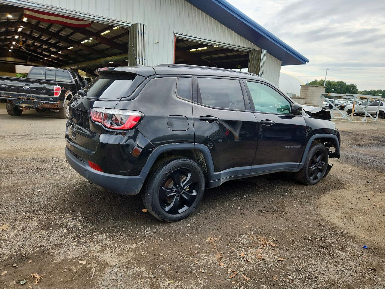 2021 Jeep Compass Latitude - Image 3