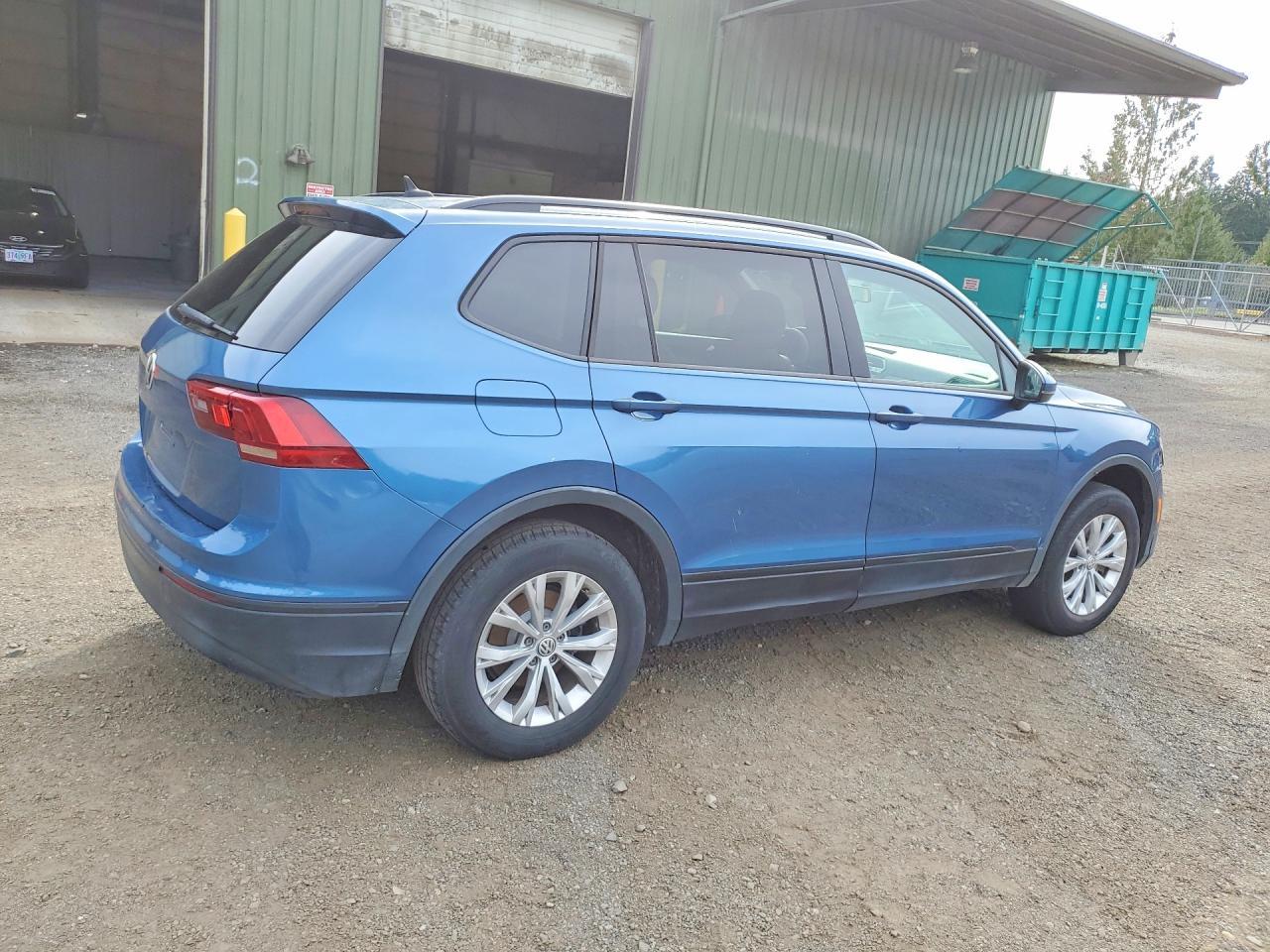 2020 Volkswagen Tiguan S - Фото 3