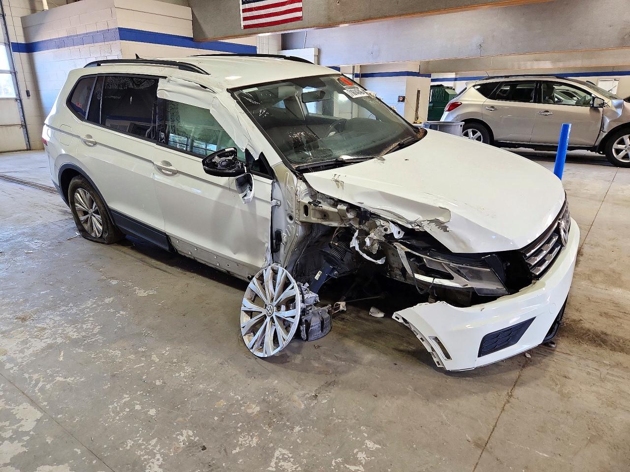 2020 Volkswagen Tiguan S - Фото 4