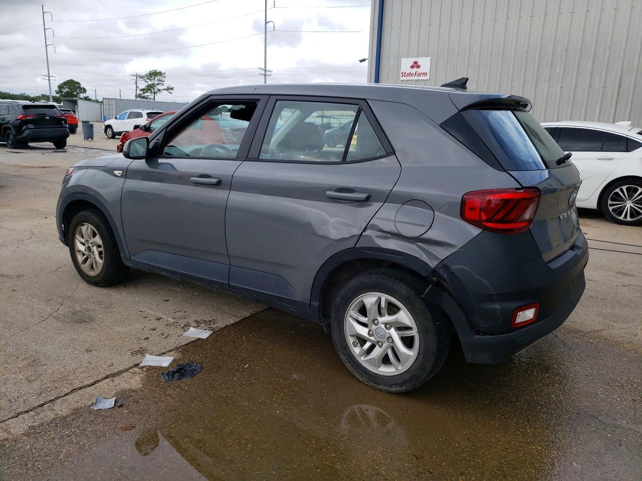 2021 Hyundai Venue Se - Image 2