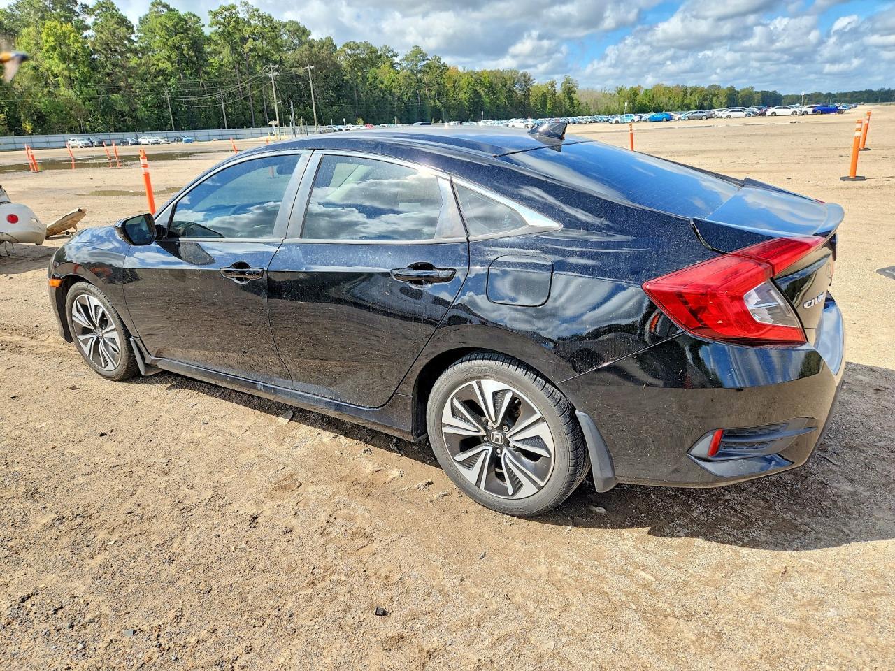 2017 Honda Civic Ex - Image 2