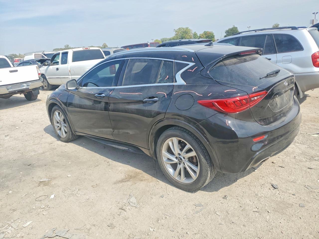 2019 Infiniti Qx30 Luxe - Фото 2