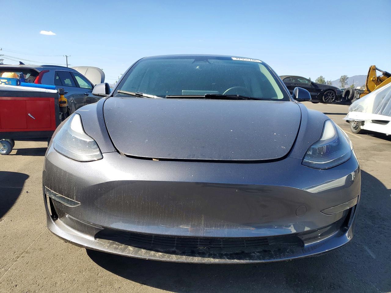 2023 Tesla Model 3 - Фото 5
