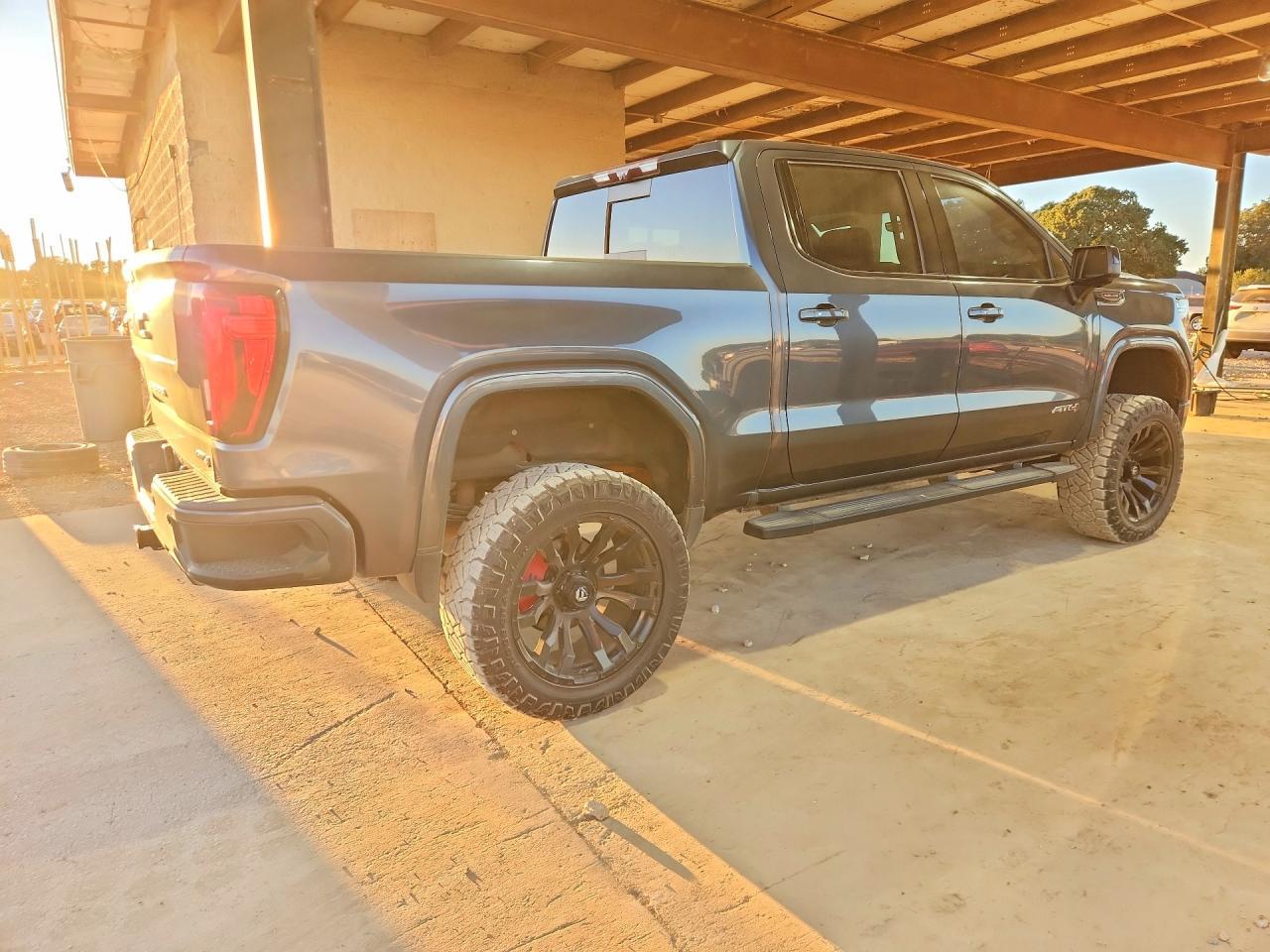 2020 GMC Sierra K1500 At4 - Фото 3