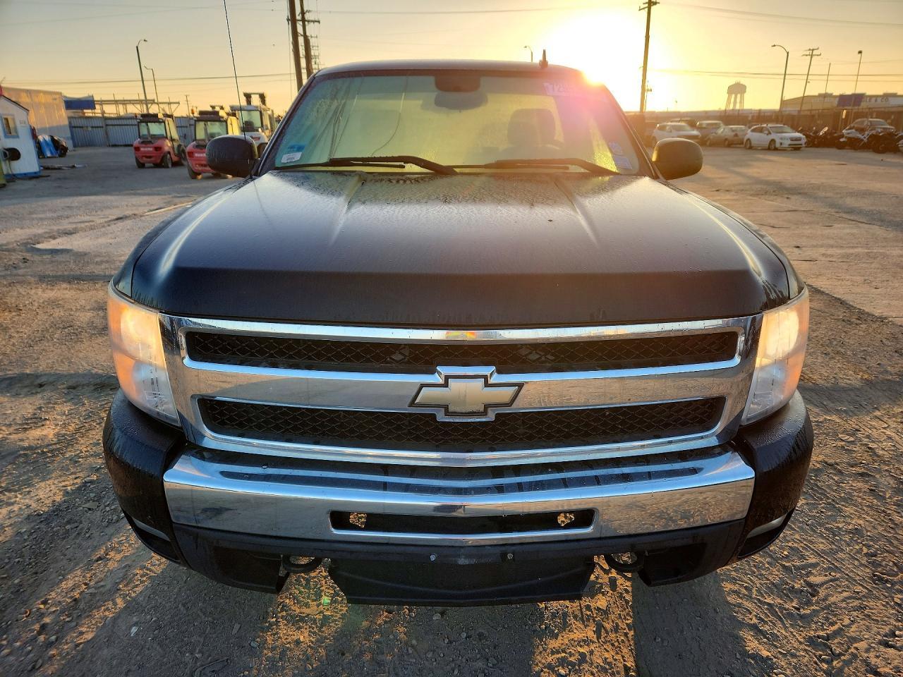 2009 Chevrolet Silverado K1500 Lt - Image 5