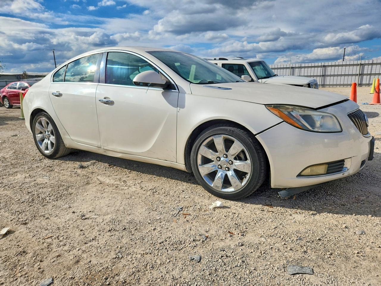 2013 Buick Regal Premium - Image 4