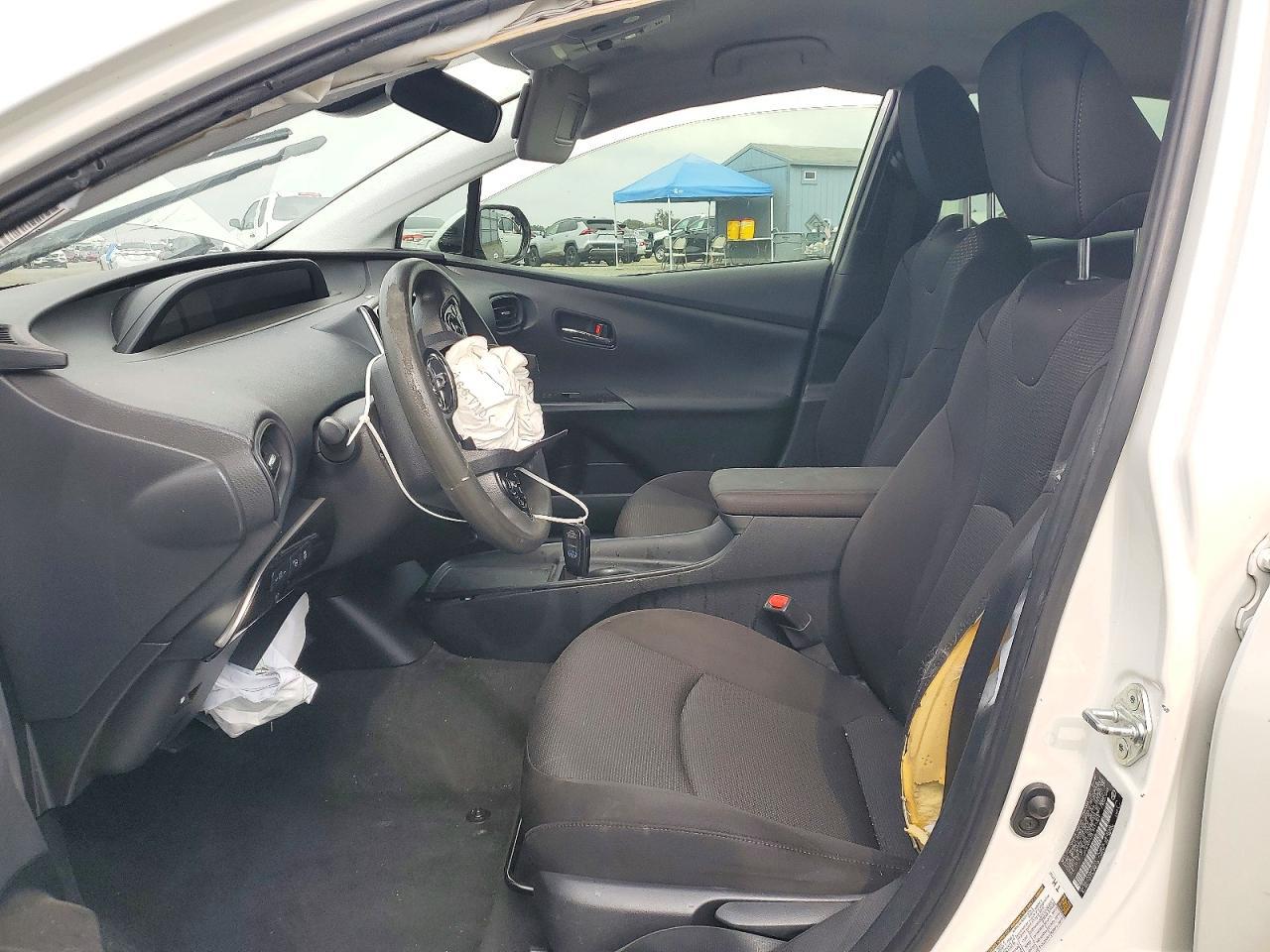 2020 Toyota Prius Le - Фото 7