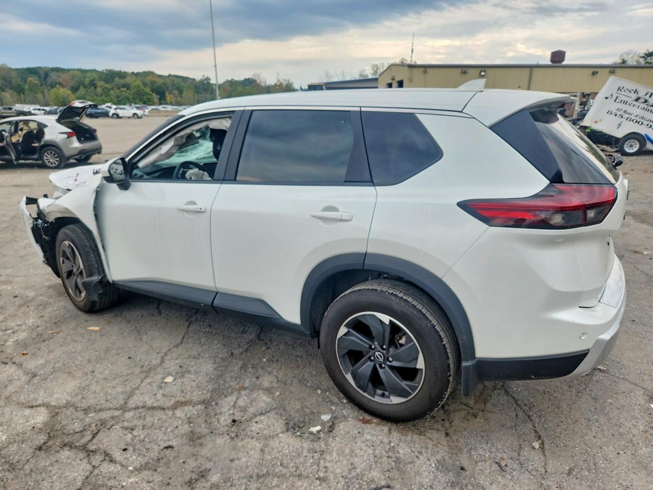 2024 Nissan Rogue Sv - Фото 2