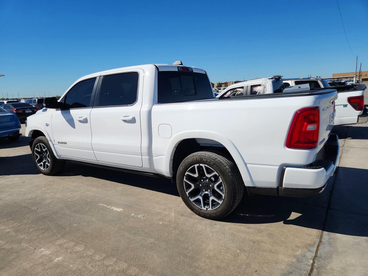 2026 Ram 1500 Laramie - Фото 2