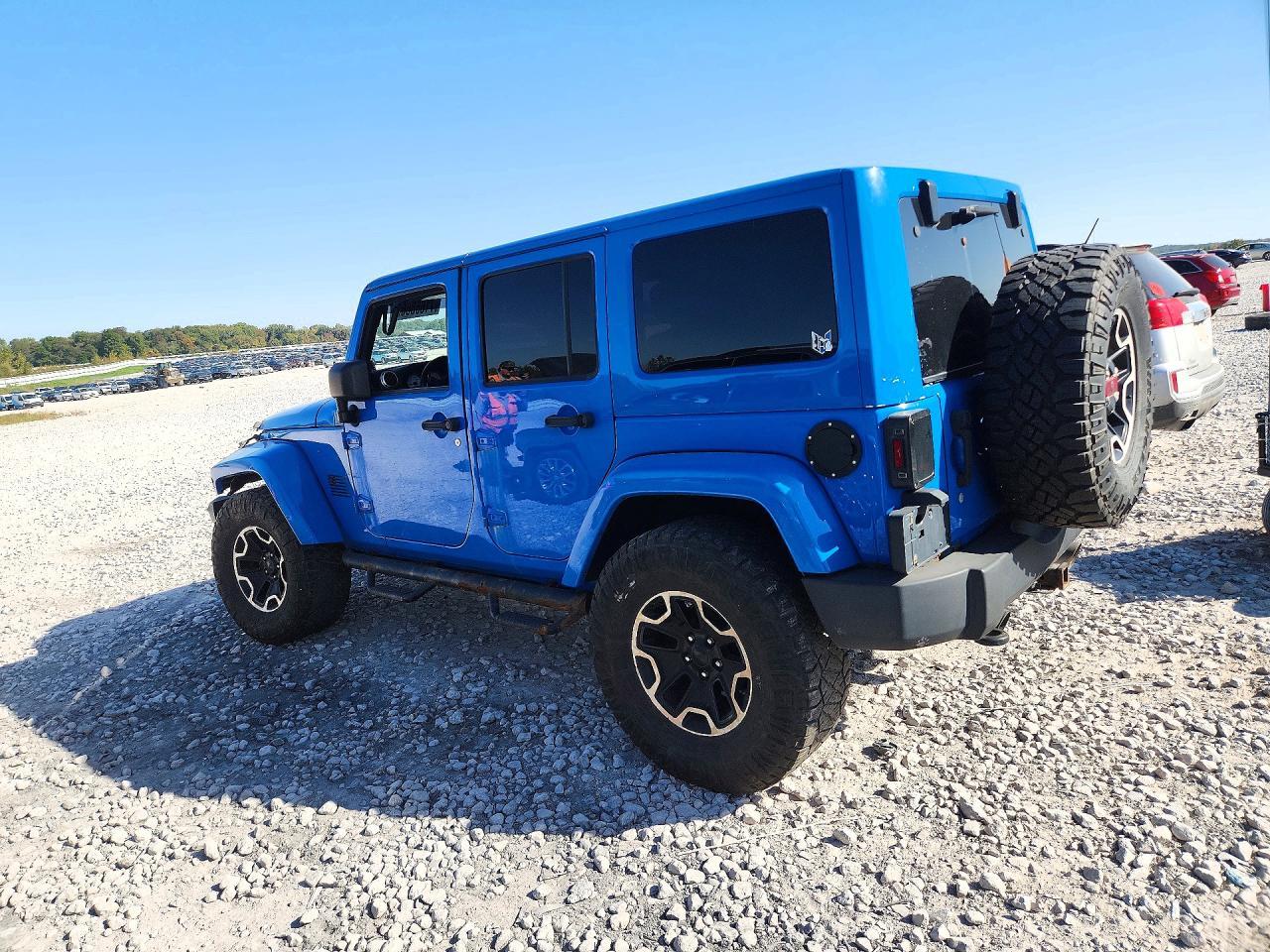 2011 Jeep Wrangler Unlimited Sahara - Image 2