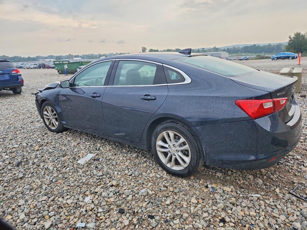 2016 Chevrolet Malibu Lt - Image 2