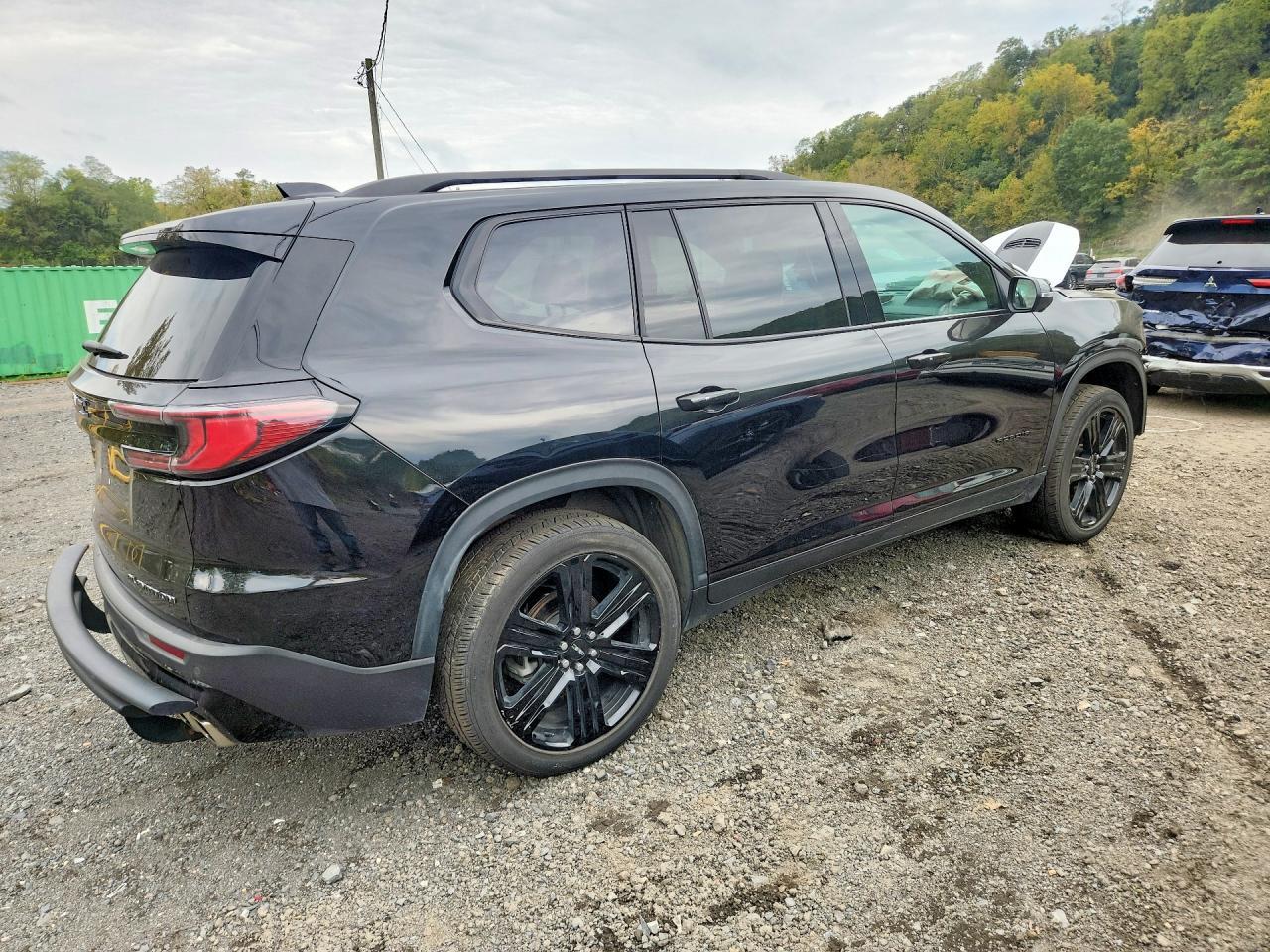 2024 GMC Acadia Uplevel - Image 3