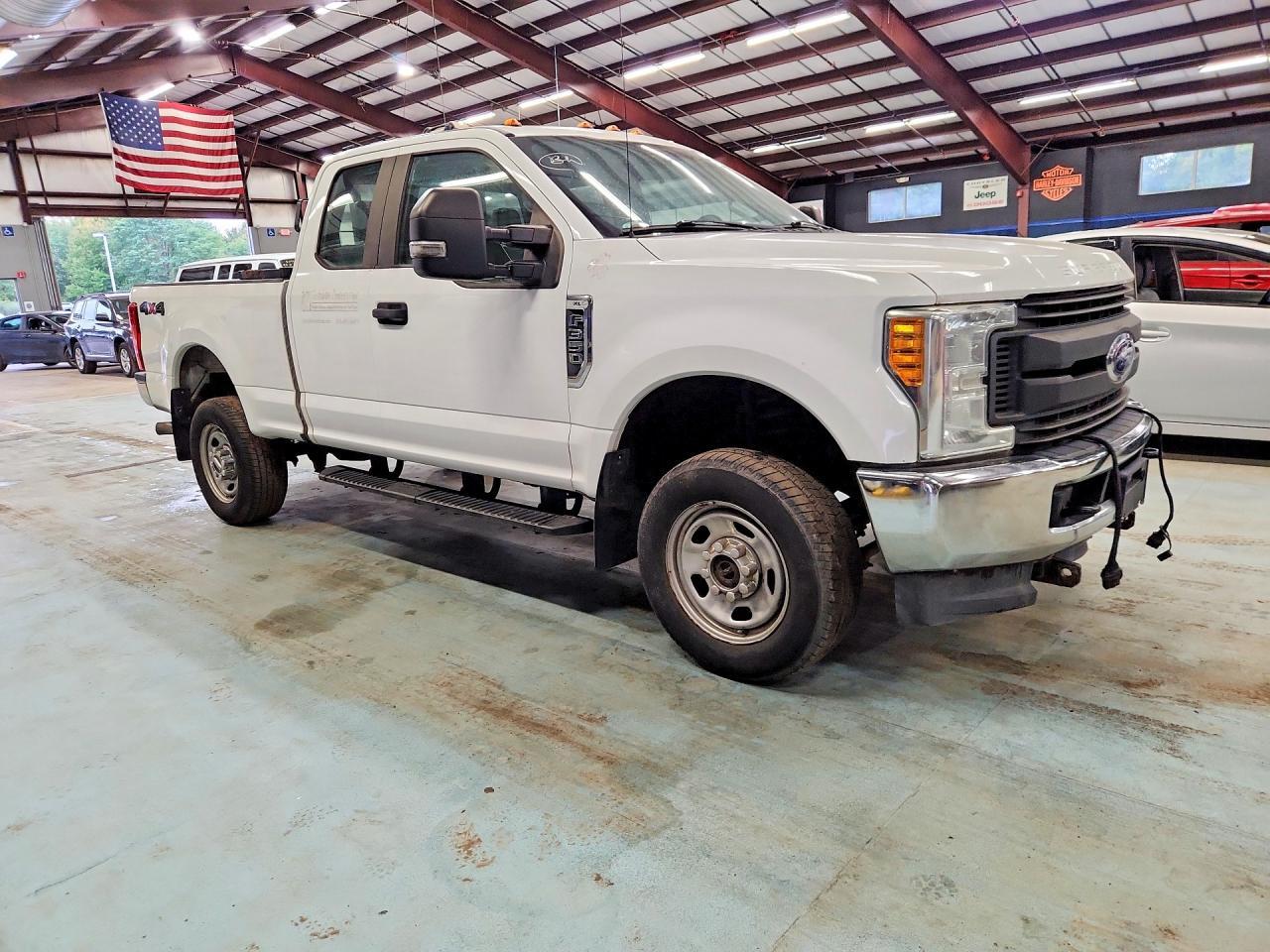 2017 Ford F350 Super Duty - Фото 4