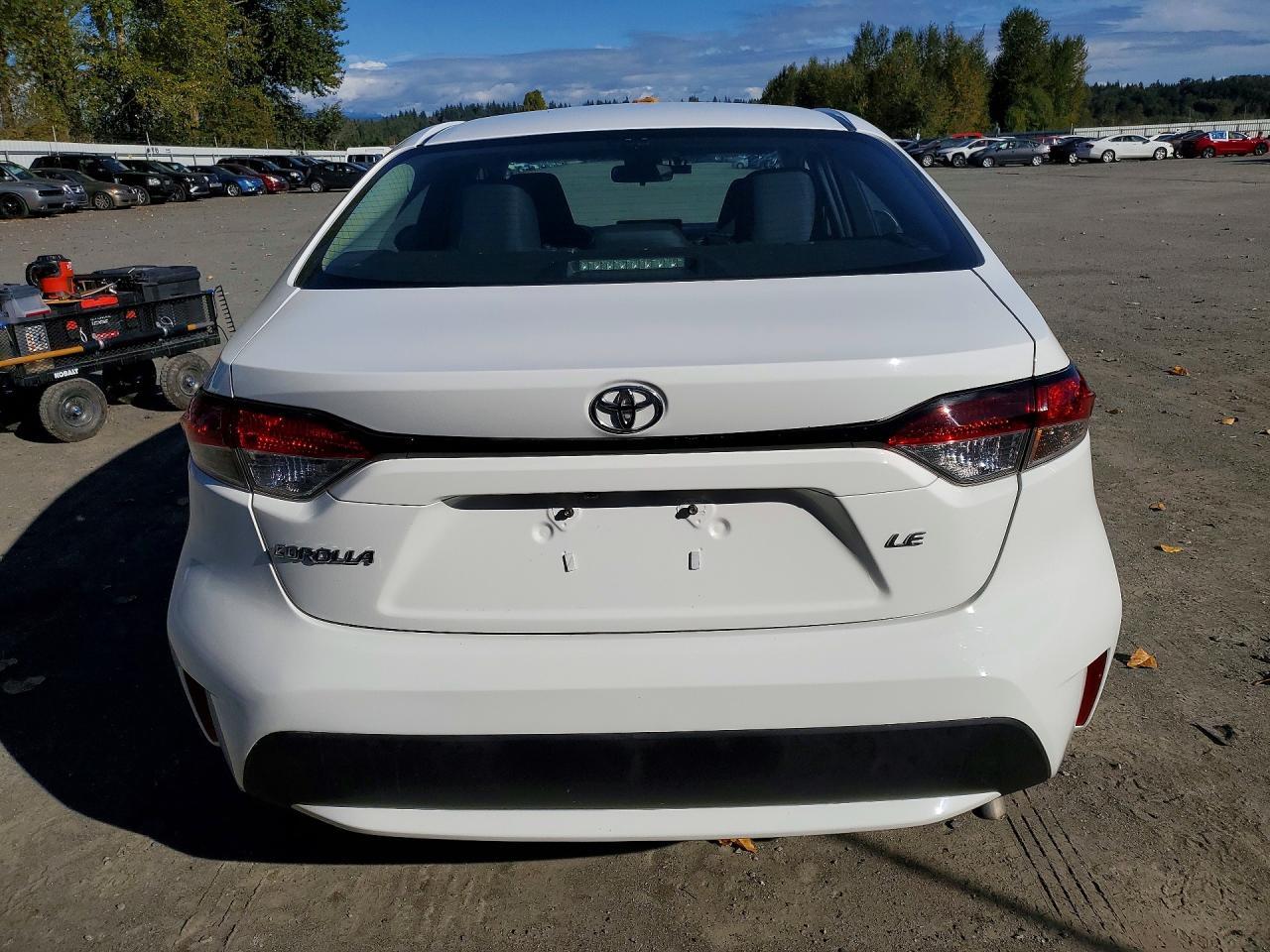 2022 Toyota Corolla Le - Image 6