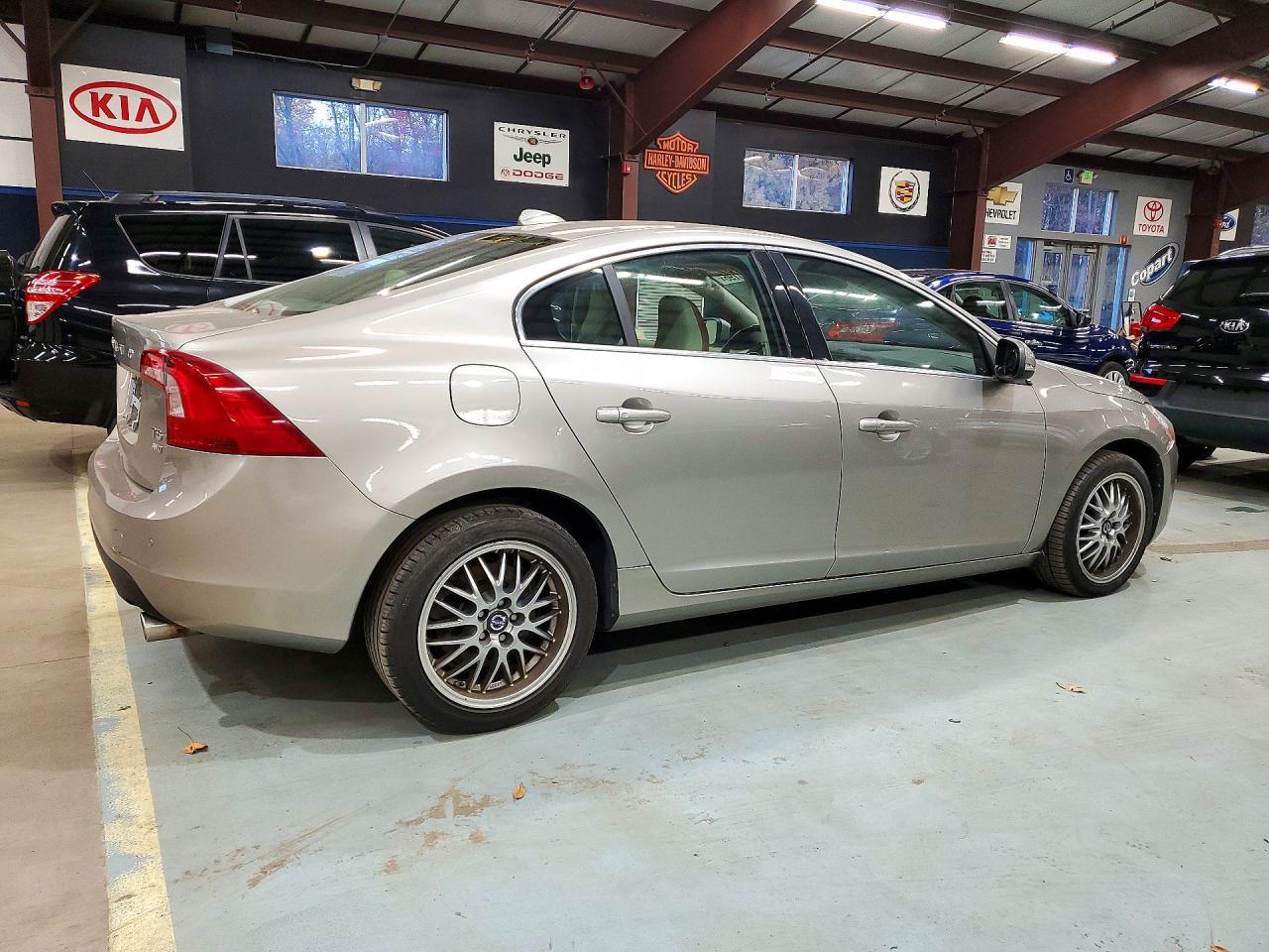 2013 Volvo S60 T5 - Фото 3