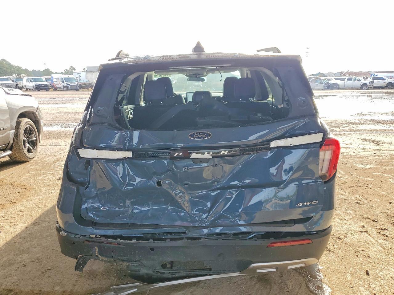 2025 Ford Explorer Active - Фото 6