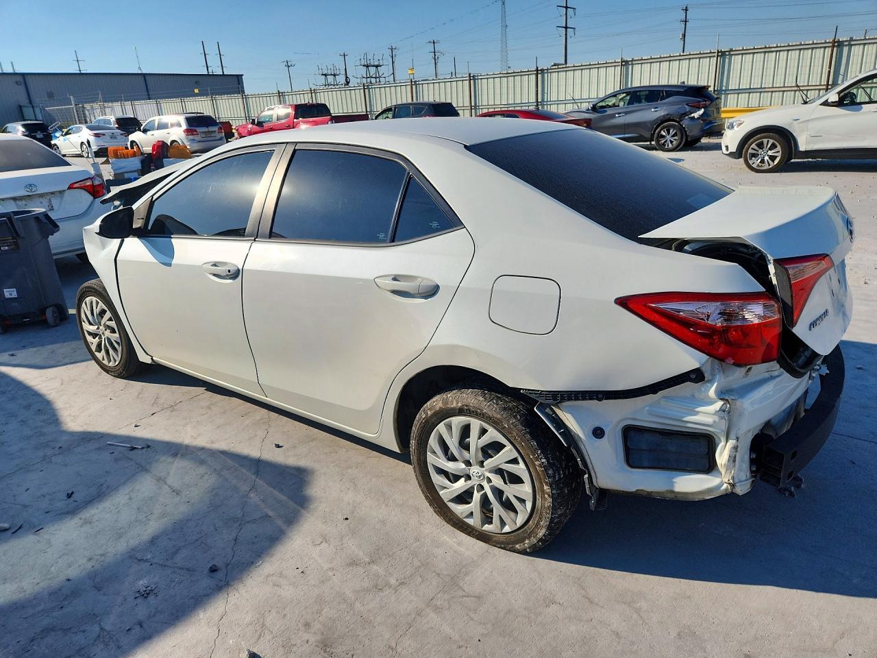 2019 Toyota Corolla Le - Фото 2