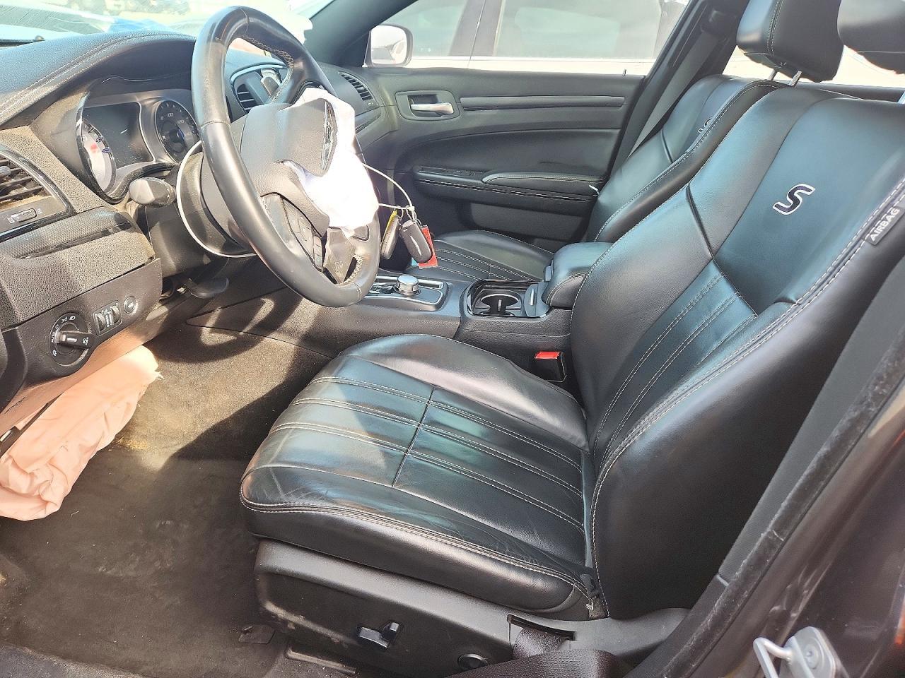 2015 Chrysler 300 S - Image 7