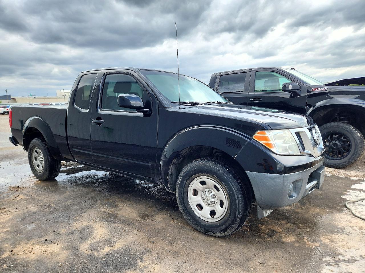 2017 Nissan Frontier S - Image 4